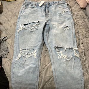 Women’s American Eagle mom jeans, size 14 regular